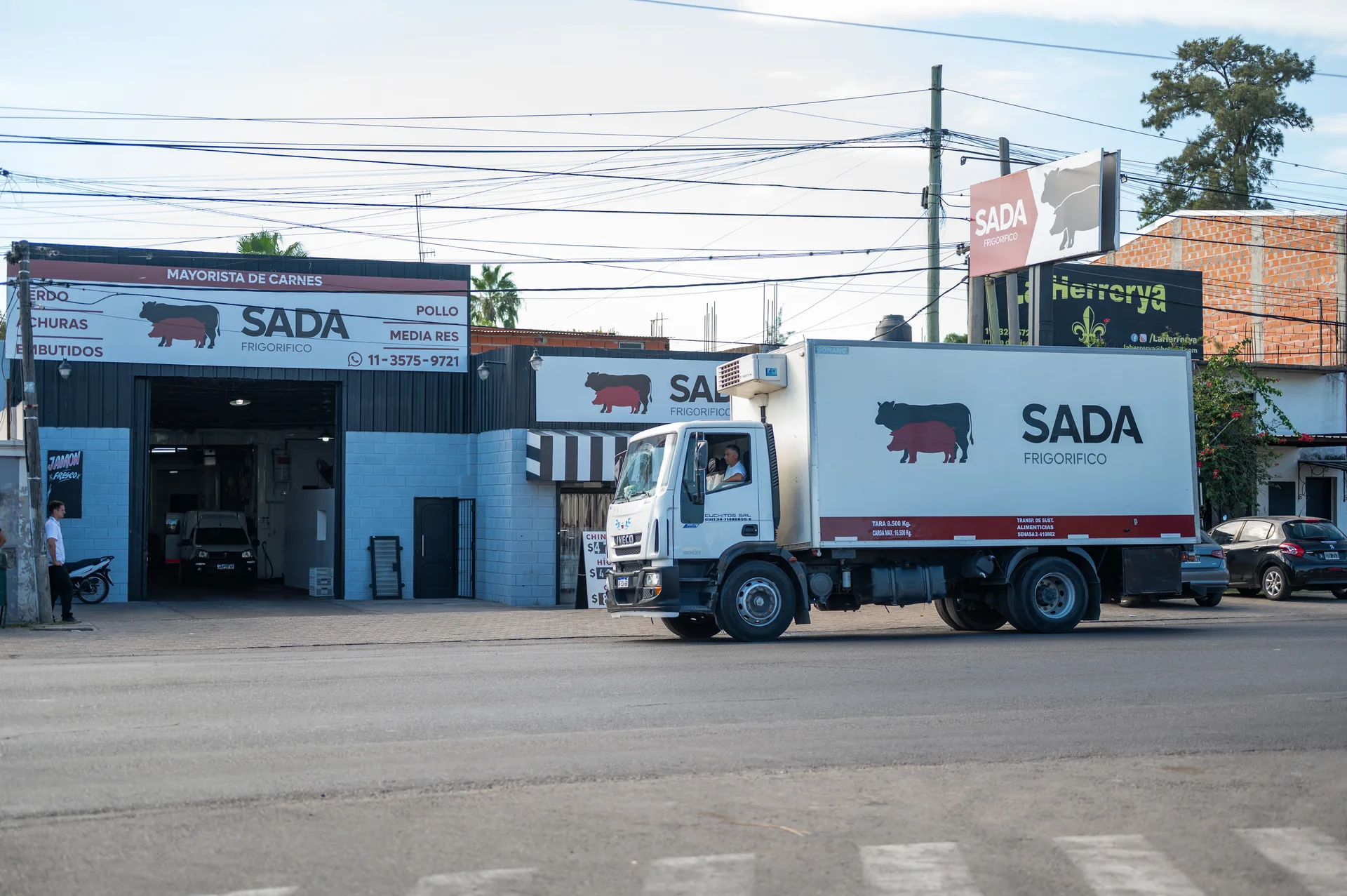 Carnicería mayorista Frigorífico SADA Pilar — exterior